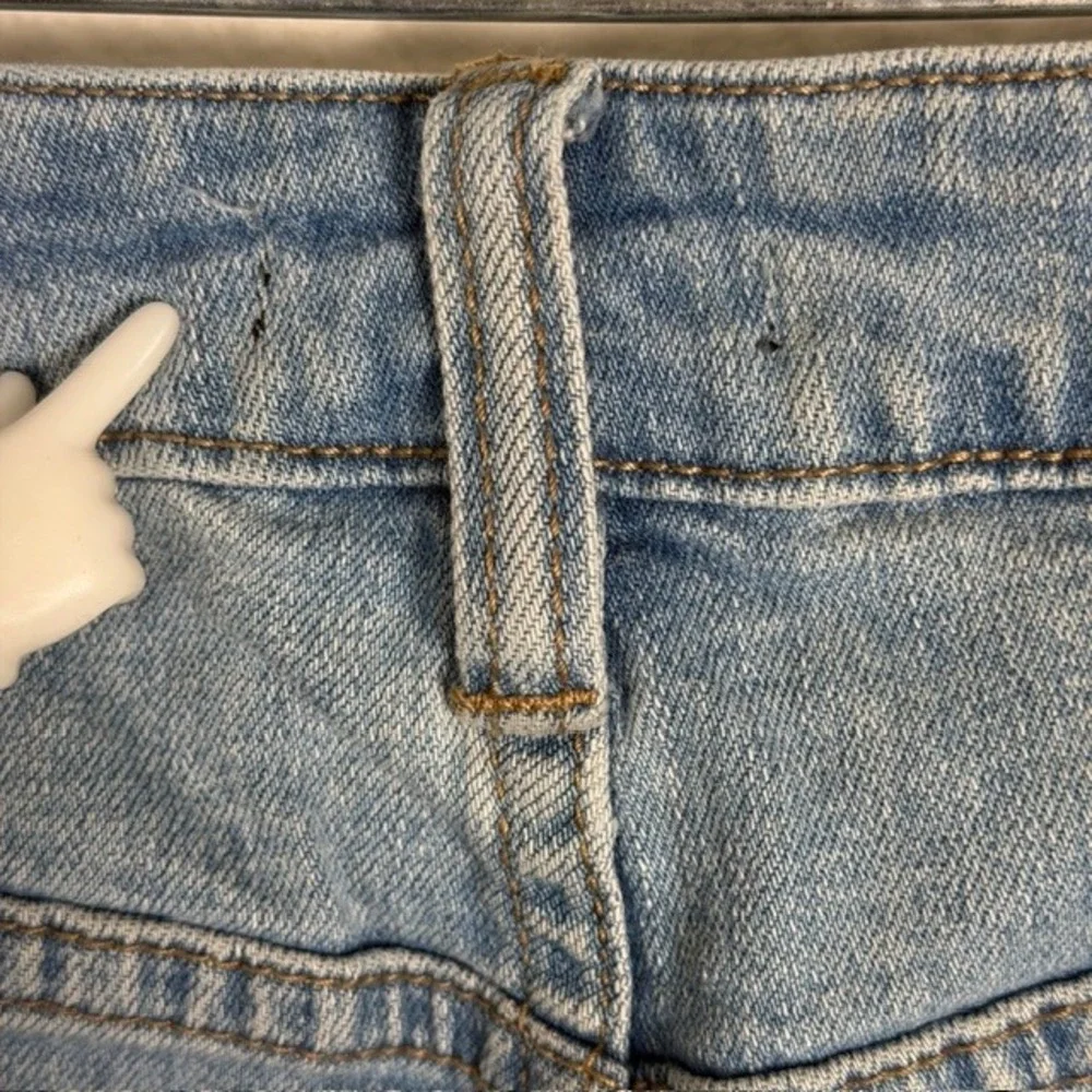 Fashion Nova Women Light Wash Pleated High Rise Mom Jeans Tapered Size‎ 13